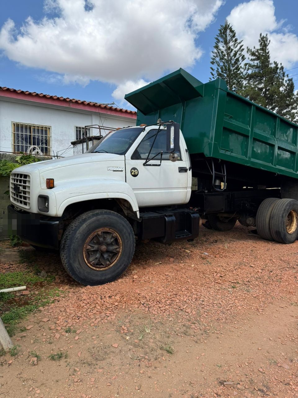 Volteo y carga de materiales